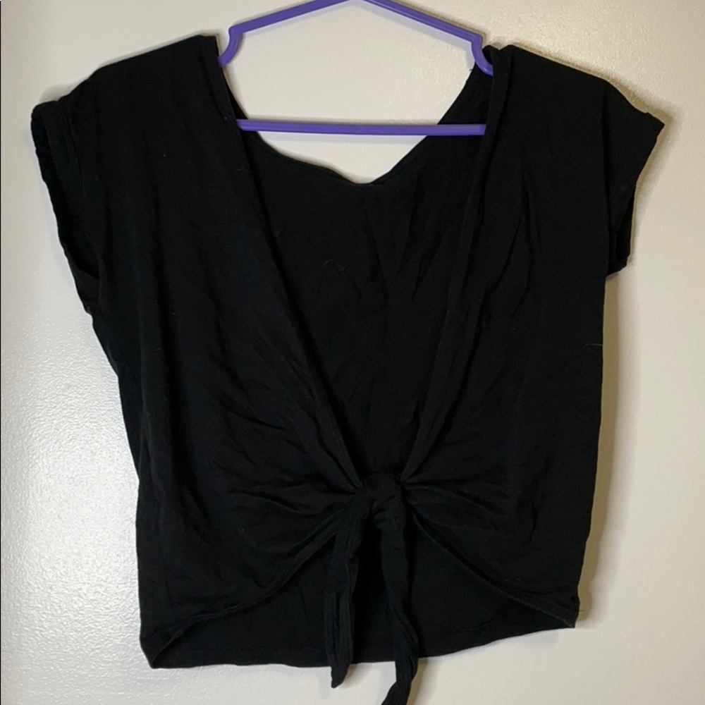 WILFRED ARITZIA black tie up crop top